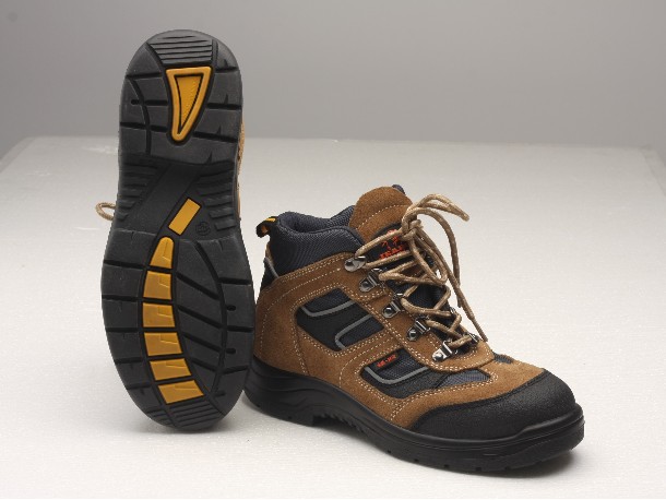 劳保安全鞋的鞋底有哪些材质